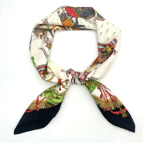 HERMES Scarf Carré 90 "Caparacons de Francia et de l'India" LARGE SQUAR SCARF - Picture 8 of 10